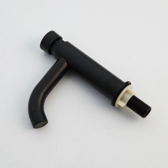 Zwarte zelfsluitende kraan